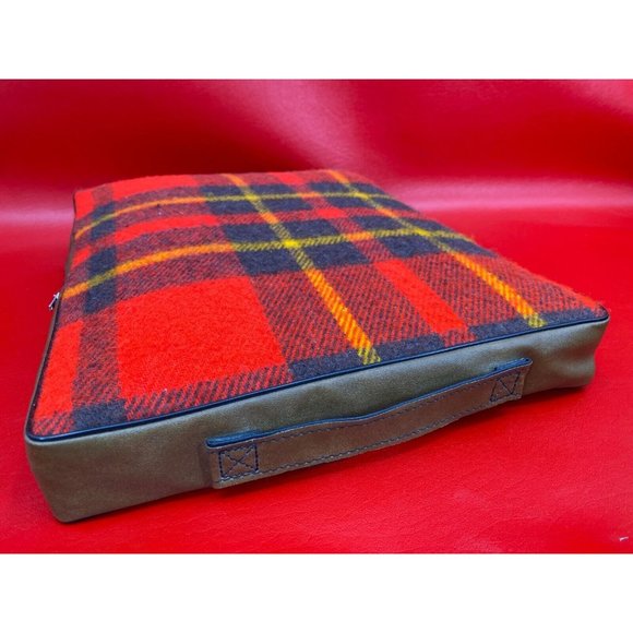 Vintage Faribo Acrylic Red Plaid Fluff Loomed Carefree Fringes Blanket NIP - Picture 5 of 9